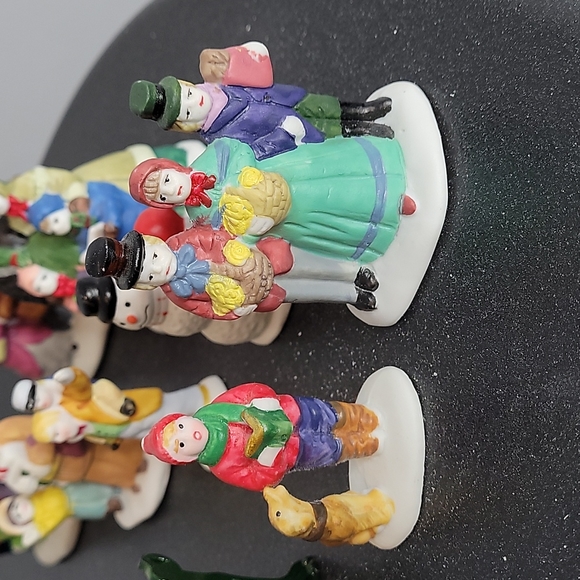 RELISTED... STILL FOR SALE..  Vintage Lemax Dickensvale - Picture 10 of 12